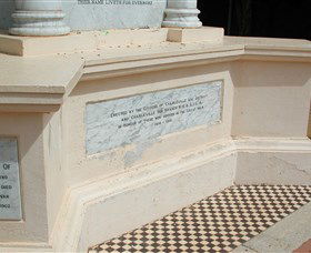 Charleville War Memorial - Darwin Tourism 3