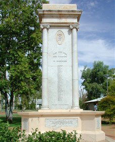 Charleville War Memorial - Darwin Tourism 1