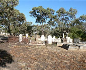 Wentworth Cemetery - Darwin Tourism 1