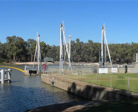 Lock 10 And Weir - Darwin Tourism 3