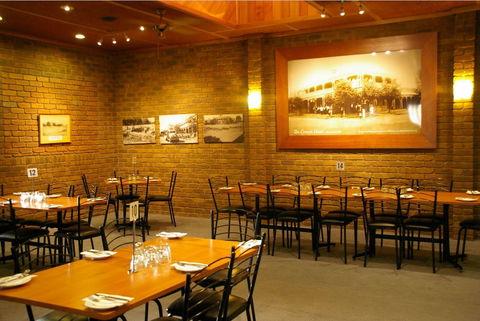 Crown Hotel Wentworth - Darwin Tourism 4