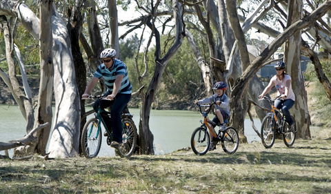 Yanga Woolshed Picnic Area - Darwin Tourism 1