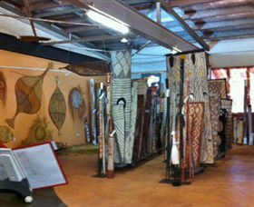 Maningrida Arts And Culture - Darwin Tourism 1