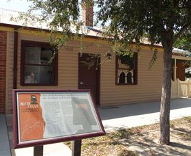 The Old Printery Building And The Bolt Exhibition - Darwin Tourism 0