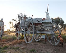 Pastoral Shadows Of Brookong - Darwin Tourism 1