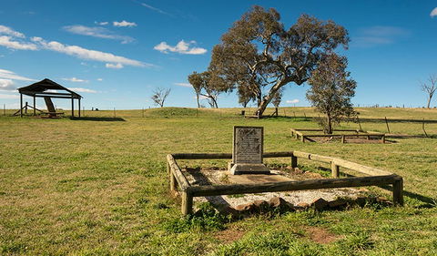 Yuranighs Aboriginal Grave Historic Site - Darwin Tourism 1