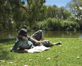 Albury - Murray River Precinct - Darwin Tourism 1
