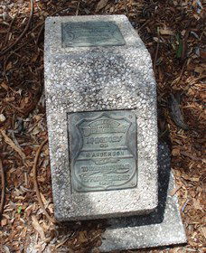 Yeppoon War Memorial - Darwin Tourism 1