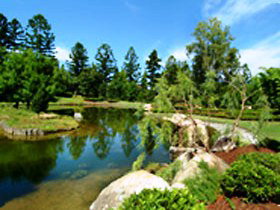 Queens Park In Ipswich - Darwin Tourism 0