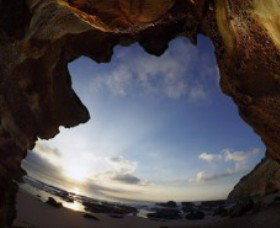 Caves Beach - Darwin Tourism 0