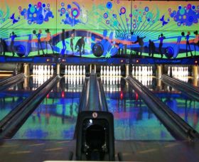 Taree Ten Pin Bowl - Darwin Tourism 0