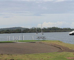 Laurieton Riverside Seafoods - Darwin Tourism 2