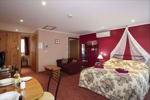 NorthEast Restawhile Bed And Breakfast - Darwin Tourism 1