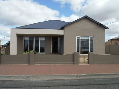 Stansbury Beach House - Darwin Tourism 3