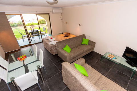 Edgewater Gardens - Darwin Tourism 0