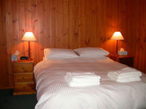 Greenwood Cabin - Darwin Tourism 0