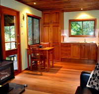 Waterfall Hideout-Rainforest Cabin for Couples - Darwin Tourism