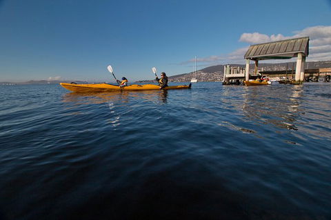 Hobart Kayak Tour - Darwin Tourism 4