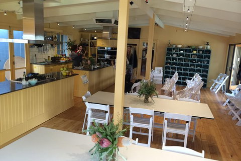 Barossa Valley Via Hahndorf ( Historical German Village ) Inc Maggie Beers Farm - Darwin Tourism 31