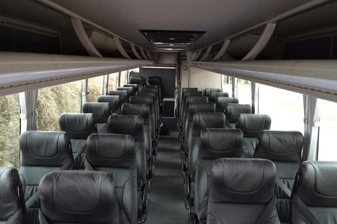 Alice Springs To Uluru (Ayers Rock) Coach Transfer - Darwin Tourism 1