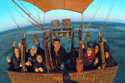 Early Morning Ballooning In Alice Springs - Darwin Tourism 3