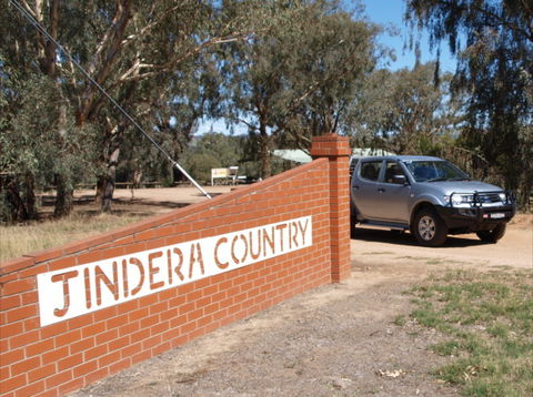 Jindera Country Golf Club - Darwin Tourism 0