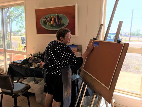 Lyn Barnes Gallery - Darwin Tourism 1