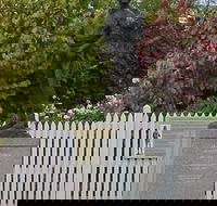 Alexander Cameron Statue - Darwin Tourism