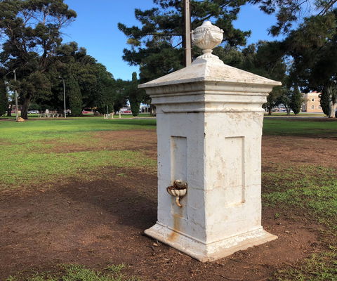 Bews Fountain, Kadina - Darwin Tourism 0