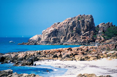 Castle Bay - Darwin Tourism 2