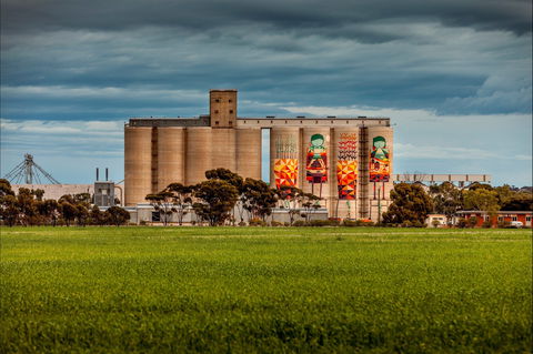 PUBLIC Silo Trail: Merredin - Darwin Tourism 1