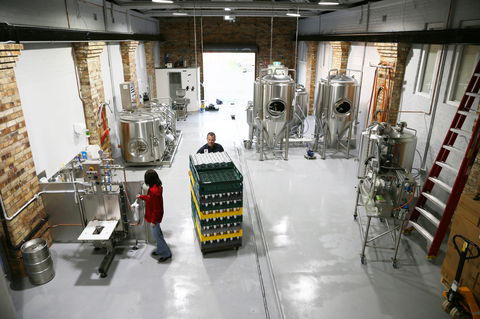Visit Bucket Brewery - Darwin Tourism 1