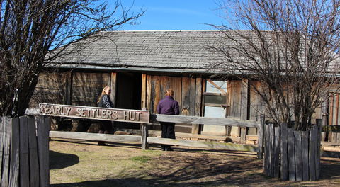 Early Settlers Hut - Darwin Tourism 1