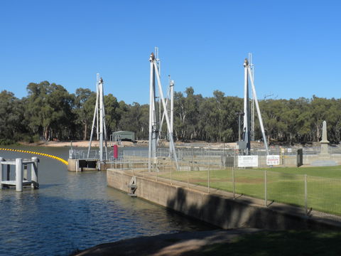 Lock 10 And Weir - Darwin Tourism 0