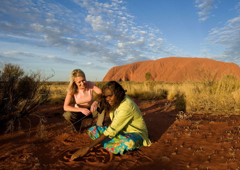 Maruku Arts - Gallery - Darwin Tourism 0