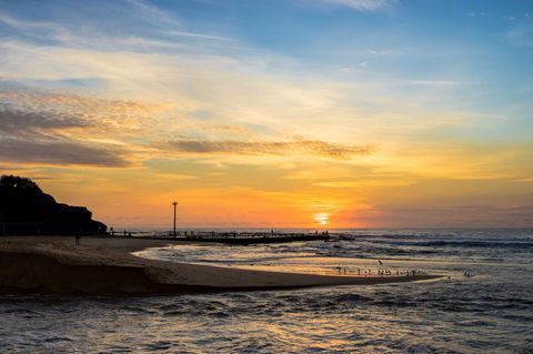 Narrabeen Beach - Darwin Tourism 0