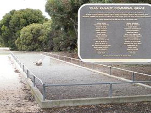 Historic Clan Ranald Shipwreck Graves - Darwin Tourism 1