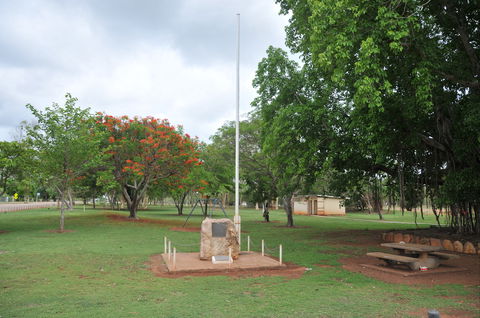Mataranka War Memorial - Darwin Tourism 0