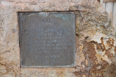 Mataranka War Memorial - Darwin Tourism 1