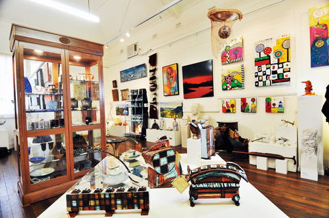 Nimbin Artists Gallery - Darwin Tourism 0