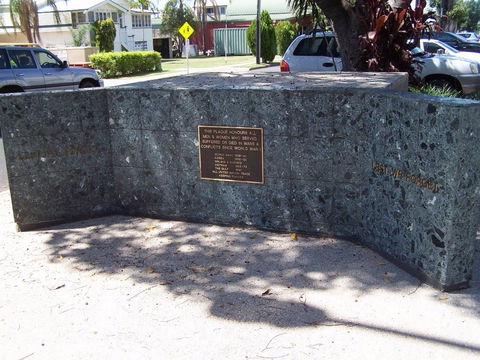 Emerald War Memorial - Darwin Tourism 1