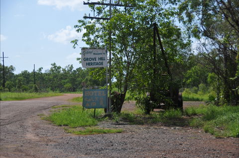 Grove Hill Hotel - Darwin Tourism 1