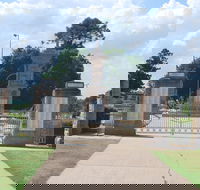 Warwick War Memorial and Gates - Darwin Tourism