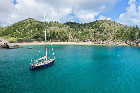 Helicopter And Magnetic Island Sailing - Darwin Tourism 8