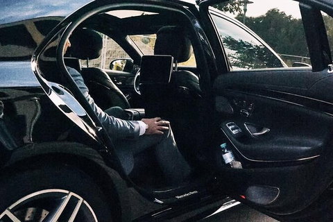 Arrival Private Transfers: Adelaide Airport ADL To Adelaide In Business Car - Darwin Tourism 4
