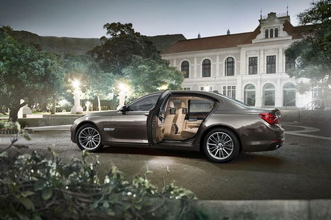 BMW Car Melbourne Airport To CBD - Darwin Tourism 3
