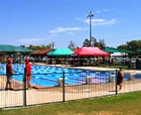 Charleville Swimming Pool - Darwin Tourism 0