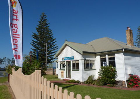 Hastings Fine Art Gallery - Darwin Tourism 0