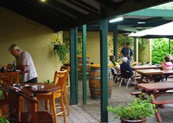 Bird In Hand Inn - Darwin Tourism 0
