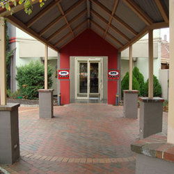 Deer Park Hotel - Darwin Tourism 1